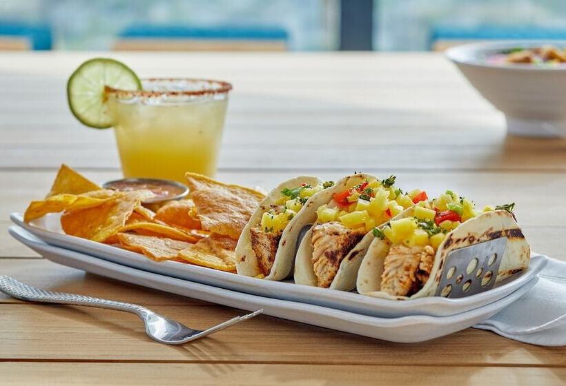 فندق Springhill Suites By Marriott Jacksonville Beach Oceanfront