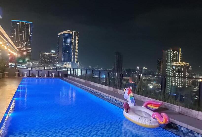 هتل Surabaya River View