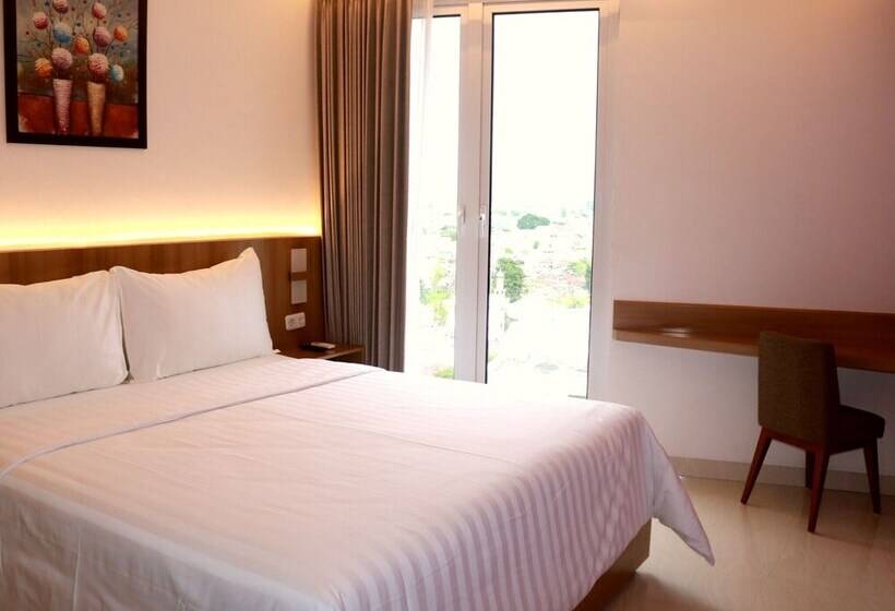 هتل Surabaya River View