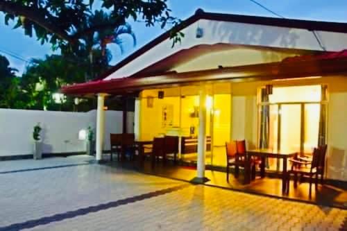 Отель Swan White Villa