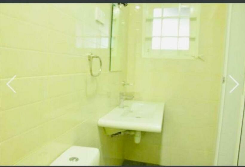 בית מלון כפרי Swan White Villa