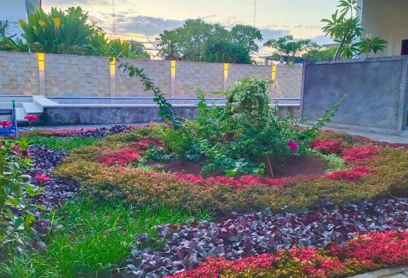 בית מלון כפרי The Laviana