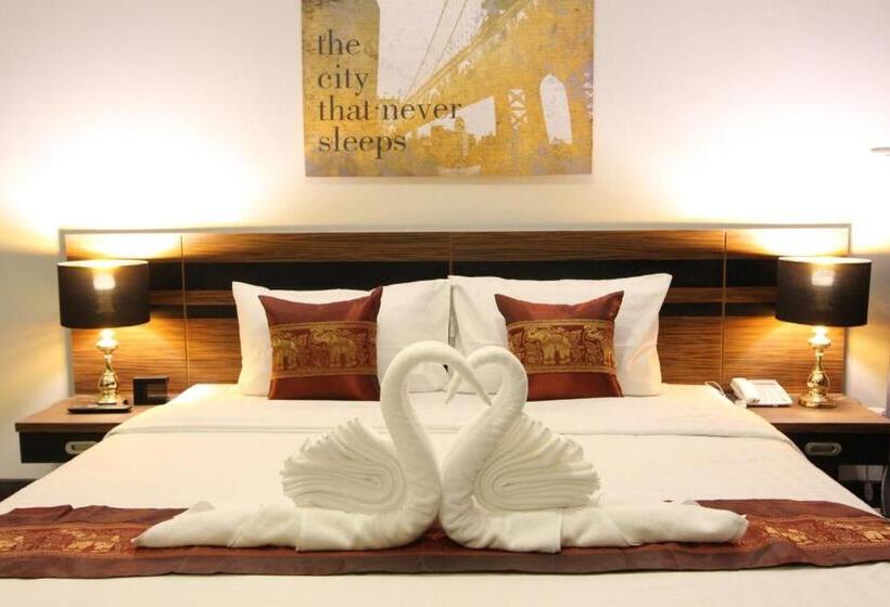 ホテル The Leisure