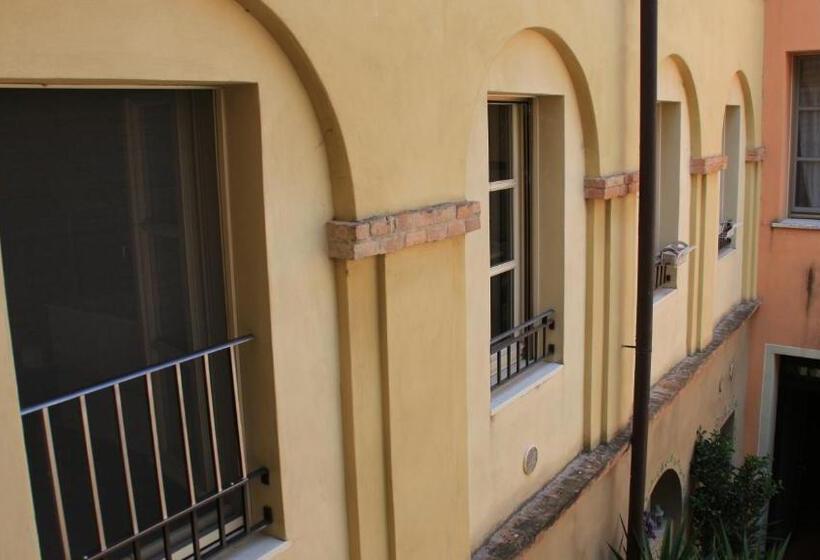 بنسيون Affittacamere Adelphia