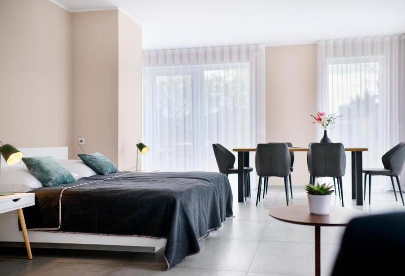 ペンション Bei Meyers   Zwenkauer See