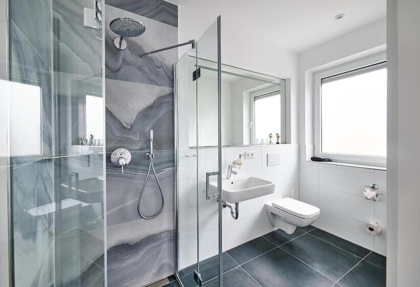 ペンション Bei Meyers   Zwenkauer See