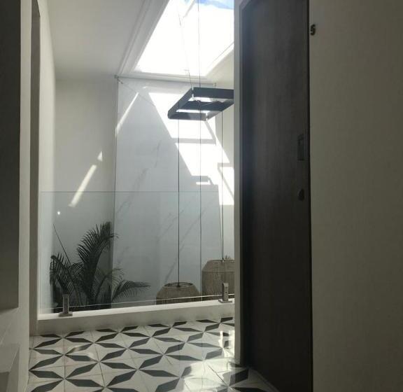 پانسیون Casa Lalique