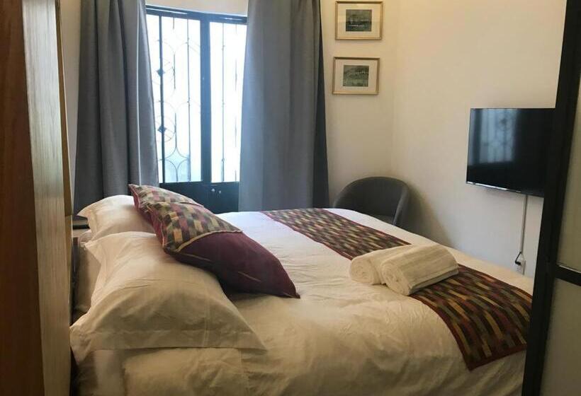 پانسیون Casa Lalique