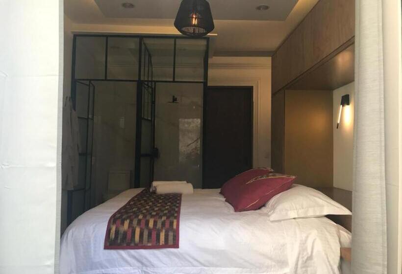 پانسیون Casa Lalique