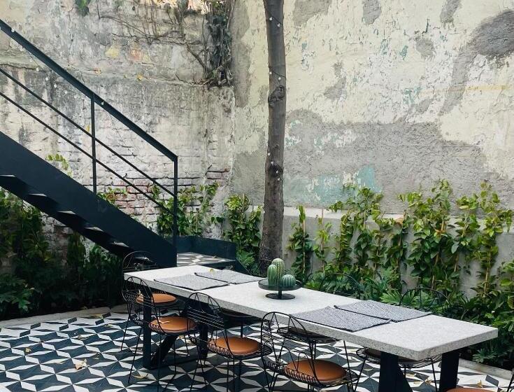 پانسیون Casa Lalique