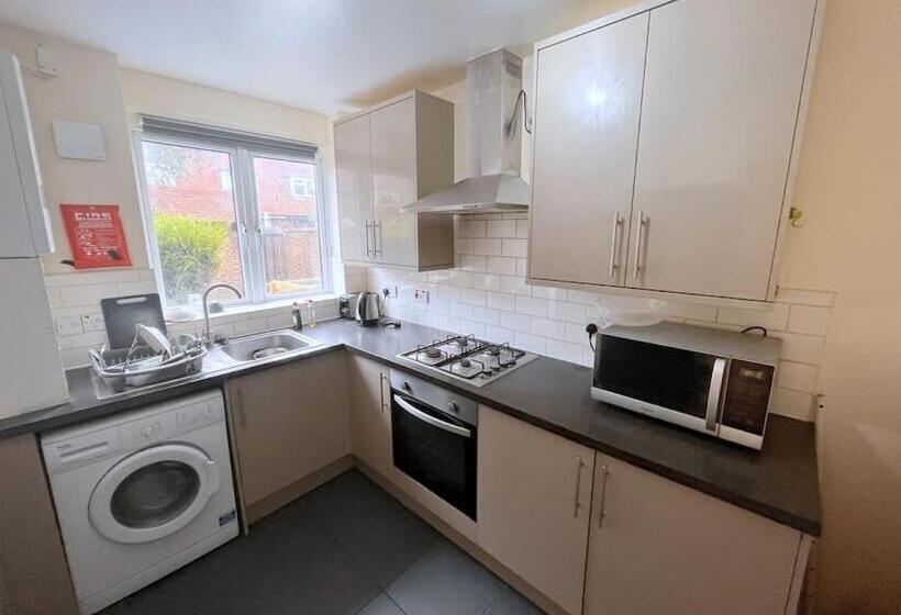 Пансион Eltar Hostle