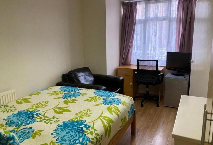 Пансион Eltar Hostle