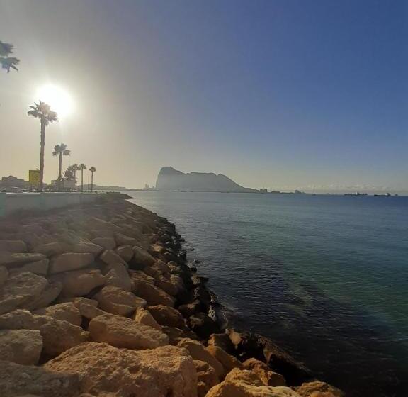 Pensão Gibraltar Views Guest House