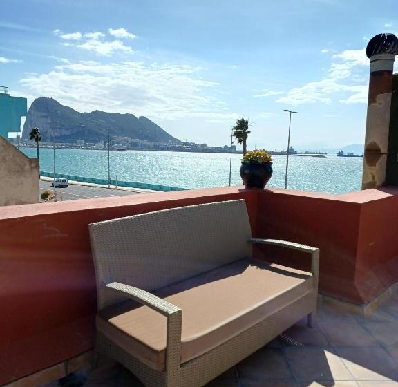 Pensão Gibraltar Views Guest House