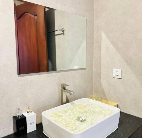 膳宿费 Laluna Guesthouse