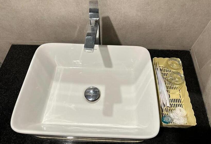 膳宿费 Laluna Guesthouse