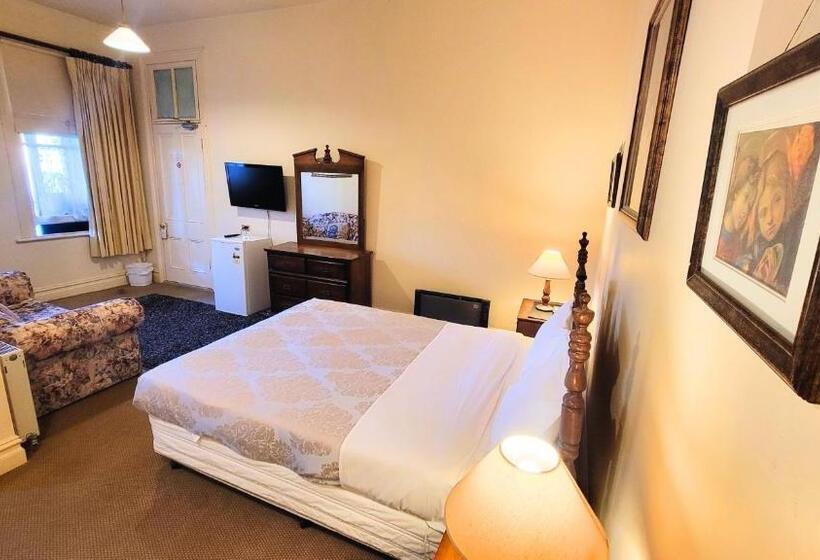 פנסיון Leura House