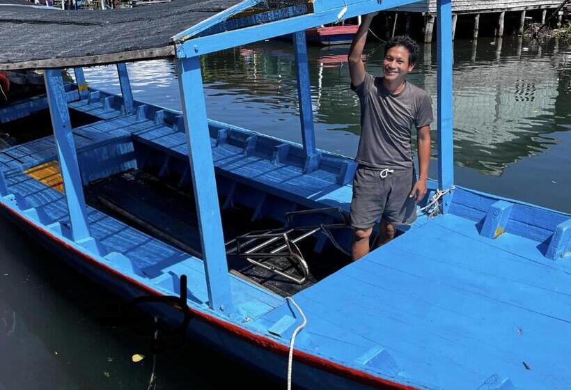 פנסיון Lily S Riverhouse