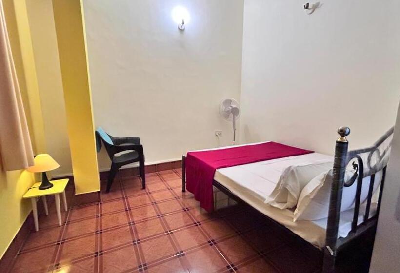 פנסיון Muffys Guest House