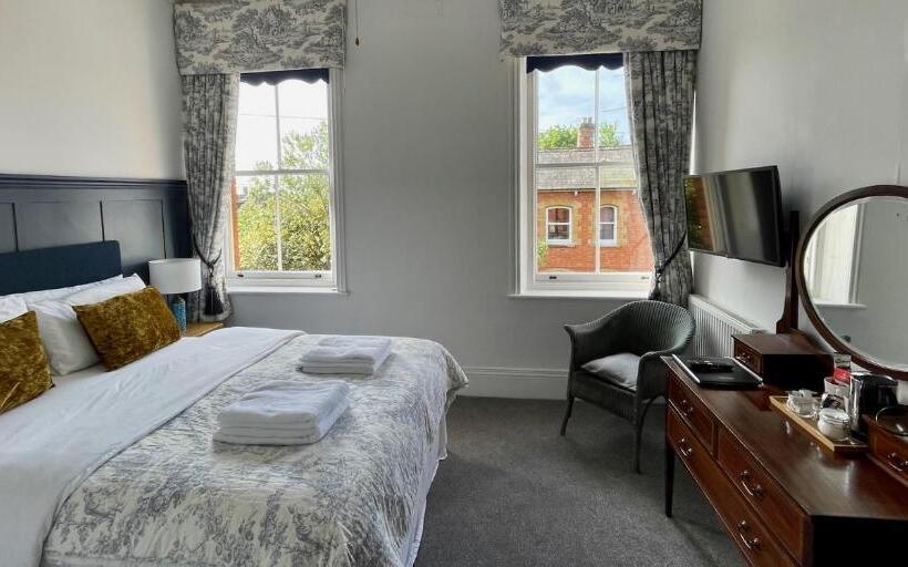 ペンション Portman Lodge