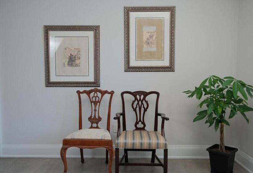 פנסיון Private Suite In Forest Hill With Full Kitchen And Parking