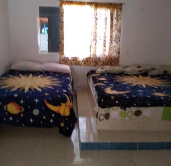 פנסיון Room In Guest Room   Hospedaje Familiar Op3