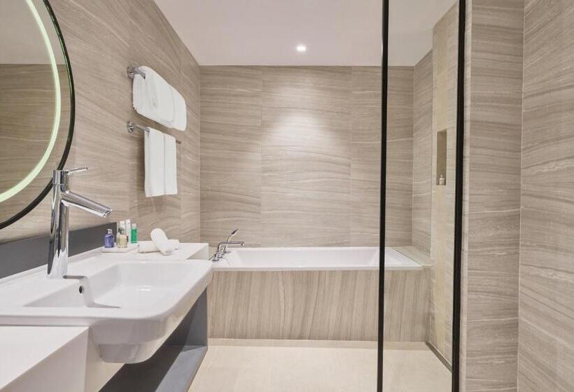 Radisson Blu Hotel Riyadh Convention And Exhibition Center