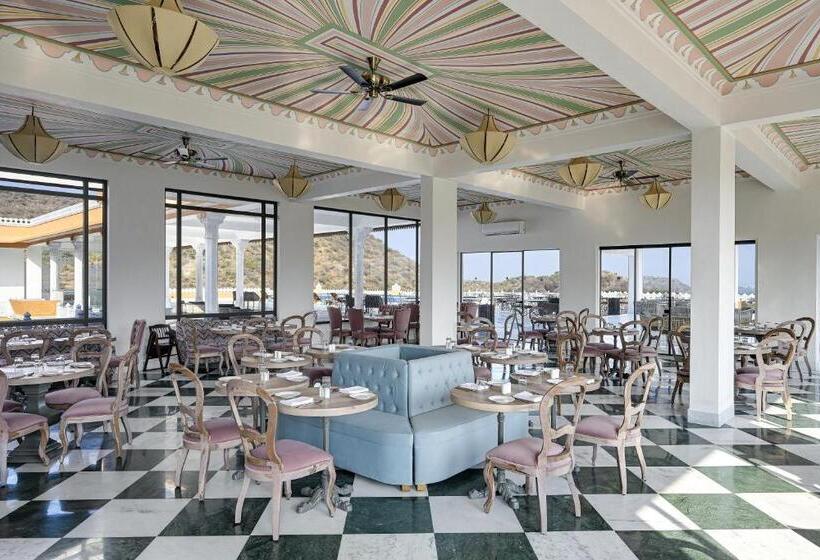 استراحتگاه Fateh Vilas By Fateh Collection