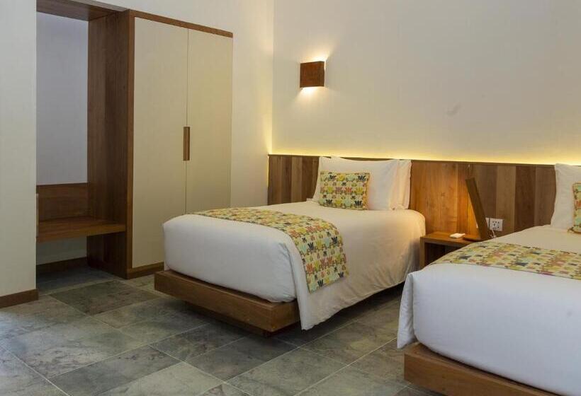 منتجع Island Center Point