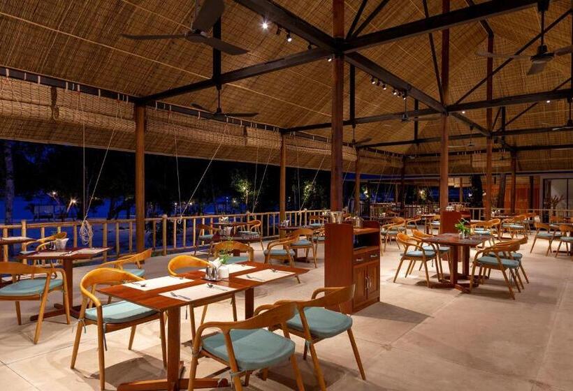 منتجع Island Center Point