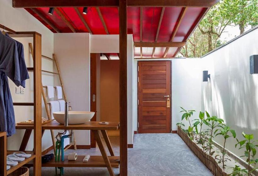 منتجع Island Center Point