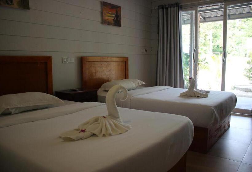 리조트 Scarlet Sails Bungalow