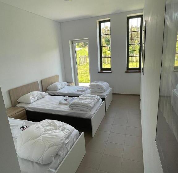 هاستل Pokoje Miasteczko Mrongoville