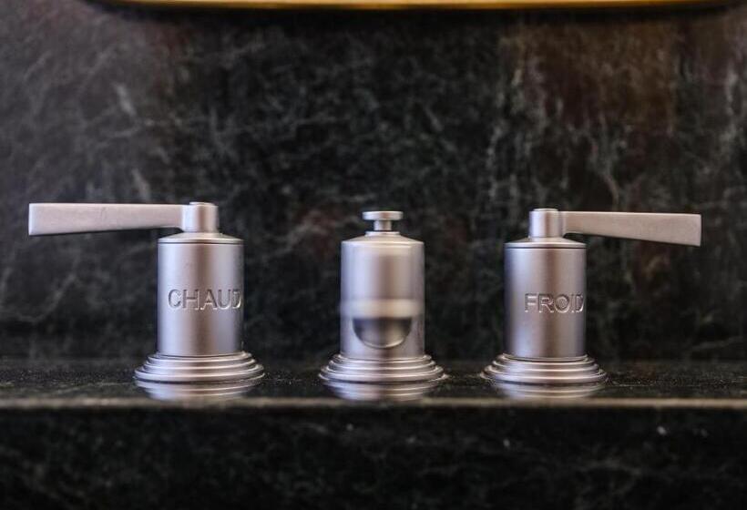 Bed and Breakfast Club64