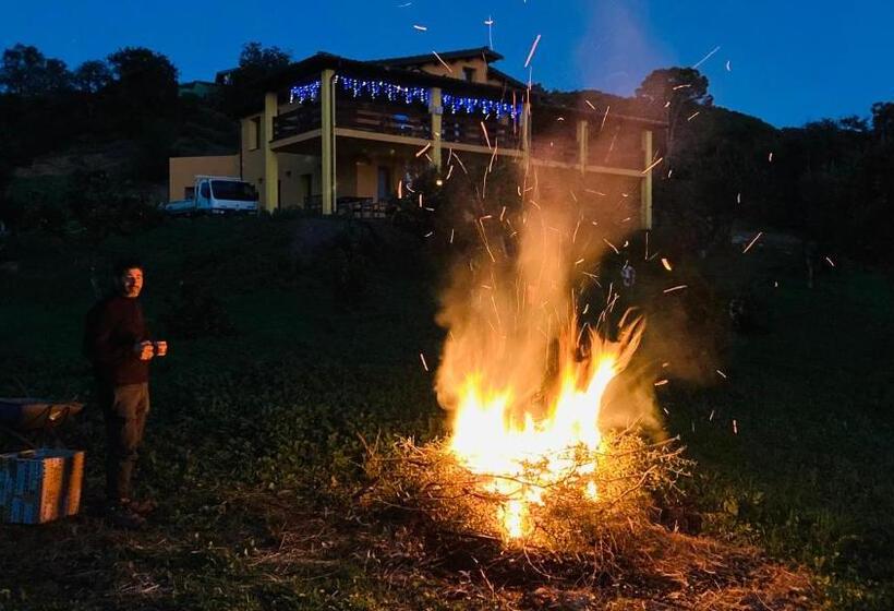 مبيت وإفطار Coru & Bentu