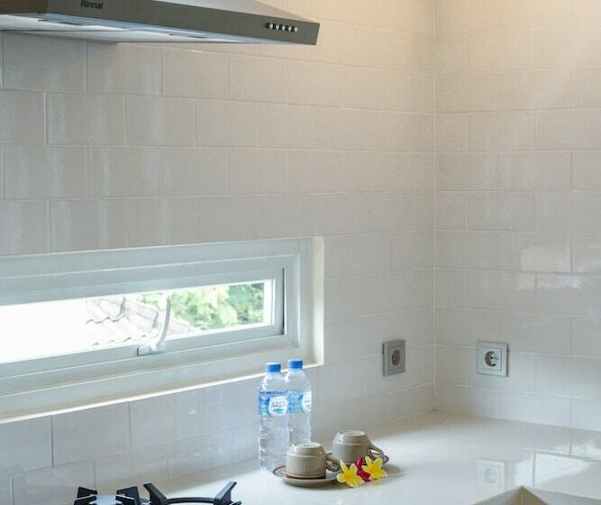 住宿加早餐  Donguri House Bali