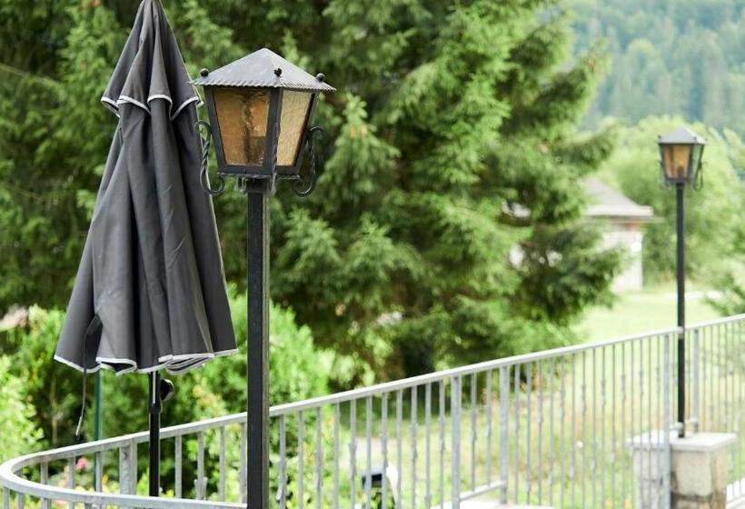 민박 Jeff S   Rooms With A Mountain View