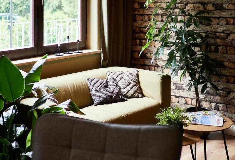 민박 Jeff S   Rooms With A Mountain View