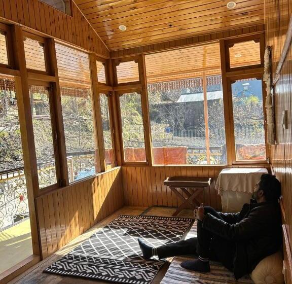 مبيت وإفطار The Offbeat Chalet