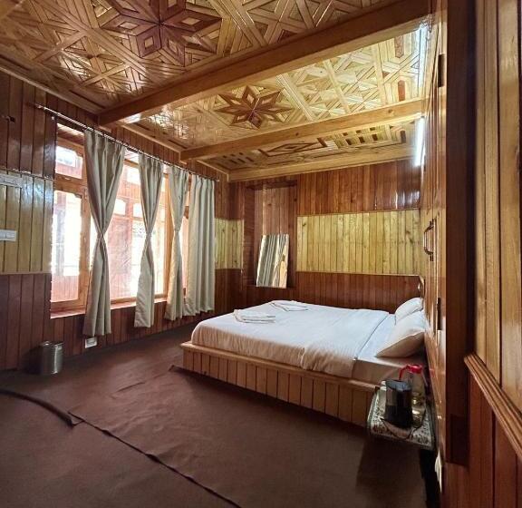 مبيت وإفطار The Offbeat Chalet