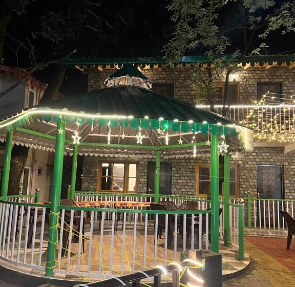 Cedar Woods Resort By Heyan Hotels