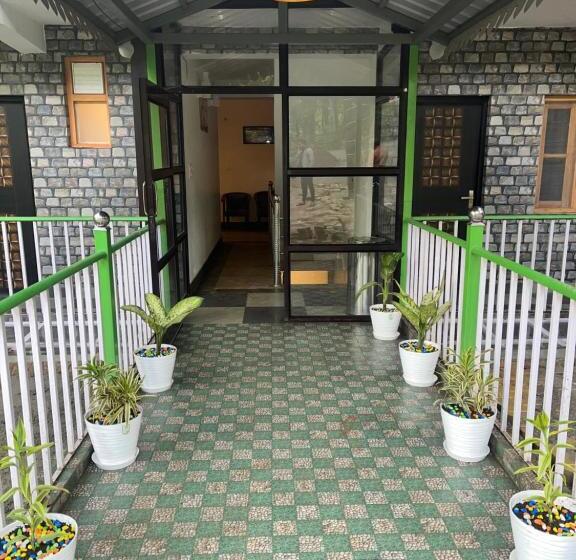 Cedar Woods Resort By Heyan Hotels