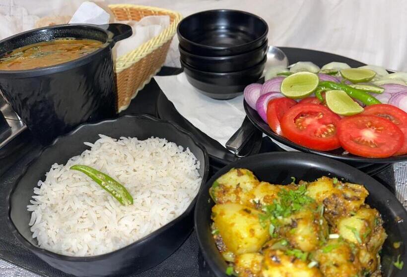 Cedar Woods Resort By Heyan Hotels