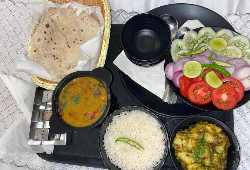 Cedar Woods Resort By Heyan Hotels