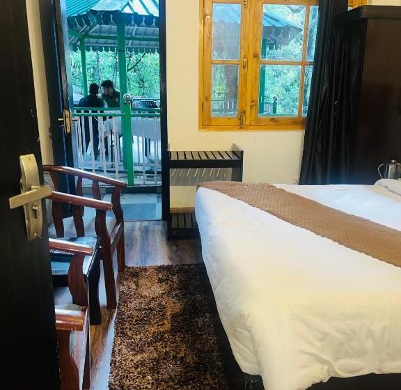 Cedar Woods Resort By Heyan Hotels