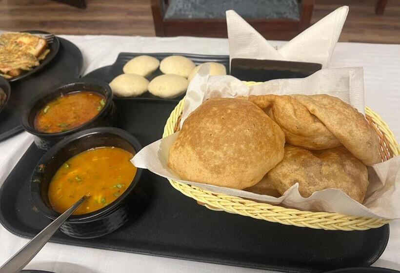 Cedar Woods Resort By Heyan Hotels