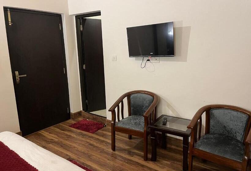 Cedar Woods Resort By Heyan Hotels