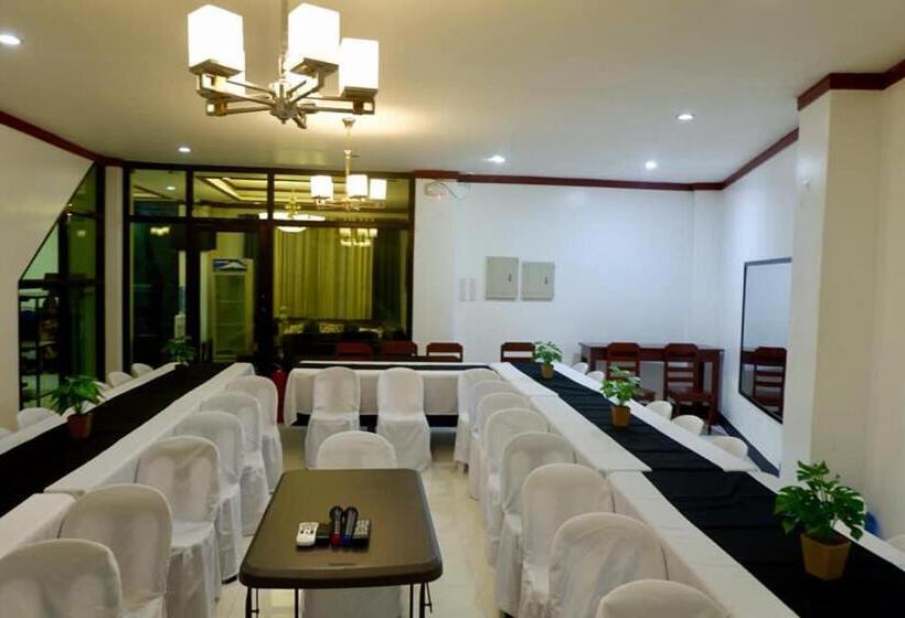 Endless Summer Hotel Baler