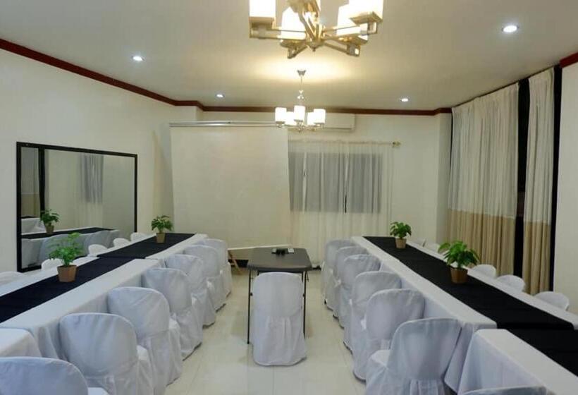 Endless Summer Hotel Baler