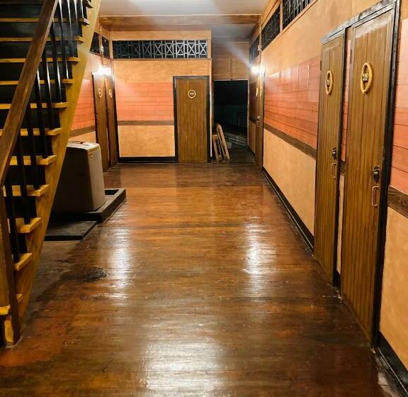 ホテル โรงแรมคุ้มเดช   Koomdech